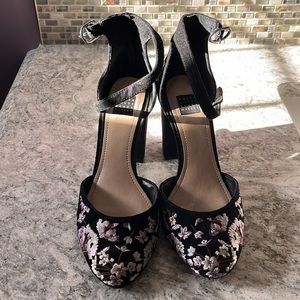 WHBM piper dress shoes